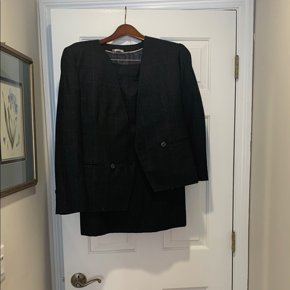 Capper & Capper Classic Black Womens Blazer and Skirt (WOOL)